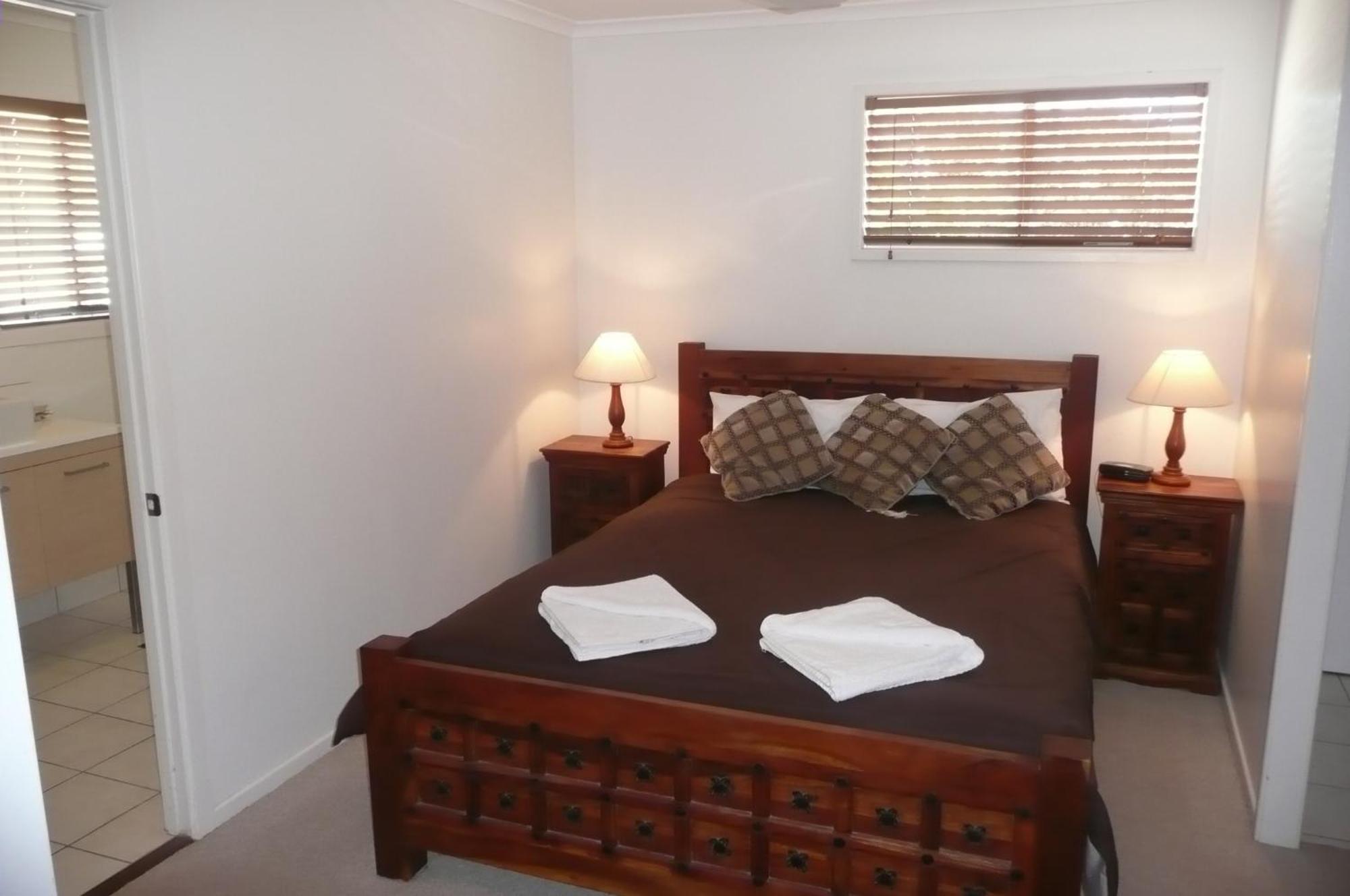 Beachside Holiday Units Bowen Extérieur photo