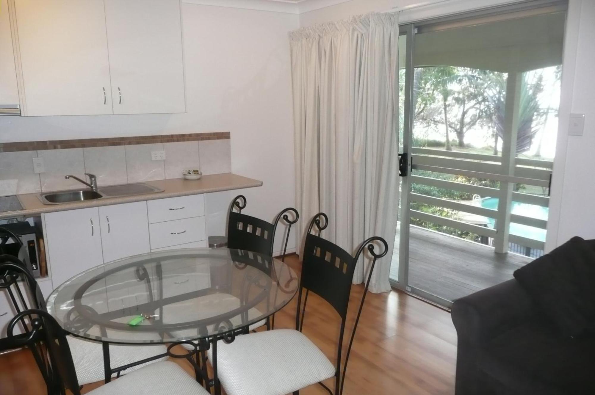 Beachside Holiday Units Bowen Extérieur photo