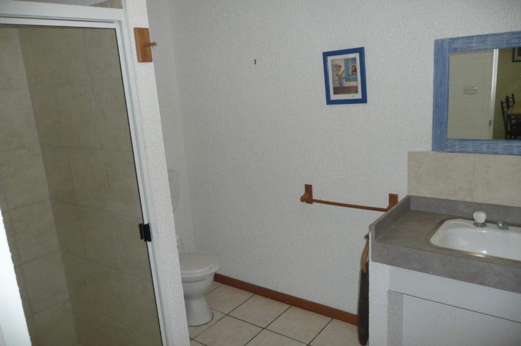 Beachside Holiday Units Bowen Chambre photo